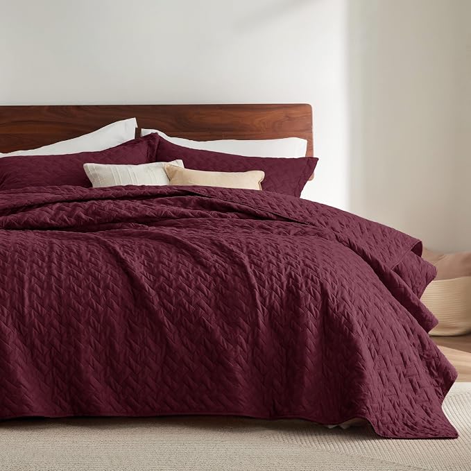 Bedsure Quilts Queen Size, Lightweight Comforter Set, Burgundy Bedspread | by Unknown