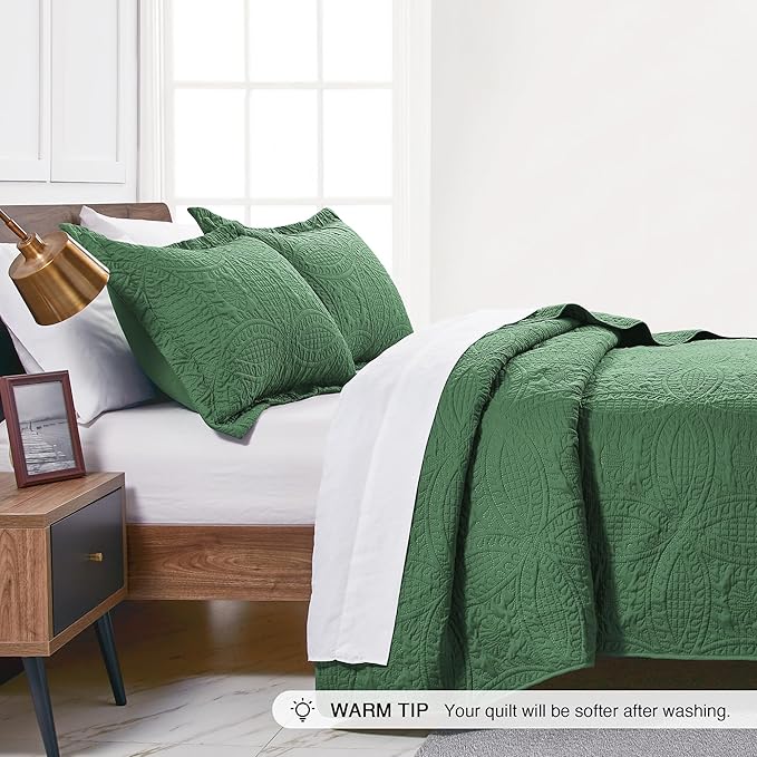 Love's cabin California King Size Quilt Set Dark Green Bedspreads - Image 4