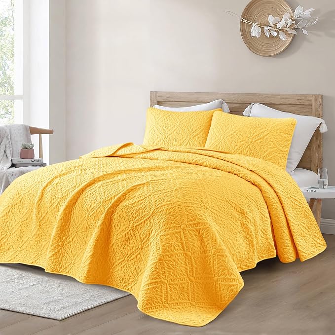 Exclusivo Mezcla King Quilt Set, Bright Yellow | Lightweight Soft Bedspreads - Image 2