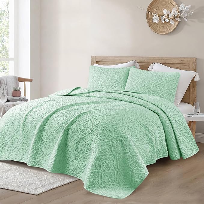 Exclusivo Mezcla King Quilt Set, Sage Green | Lightweight Soft Bedspreads - Image 2