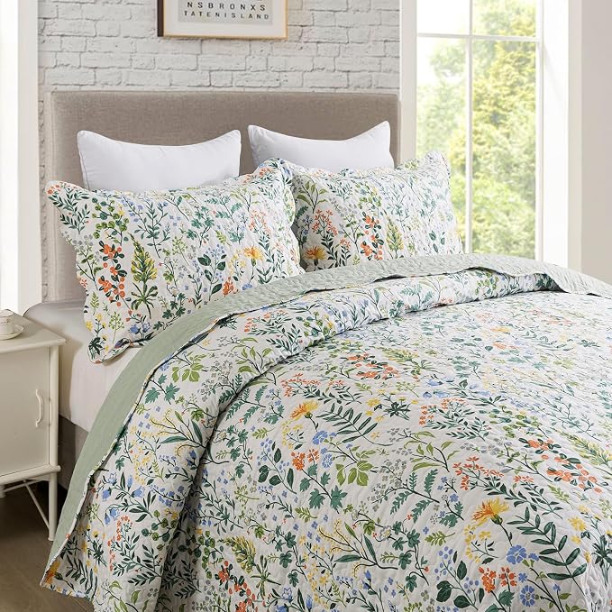 3-Piece Quilt Set Quilted Bedspread Lightweight Coverlet Set Garden Style - Image 3