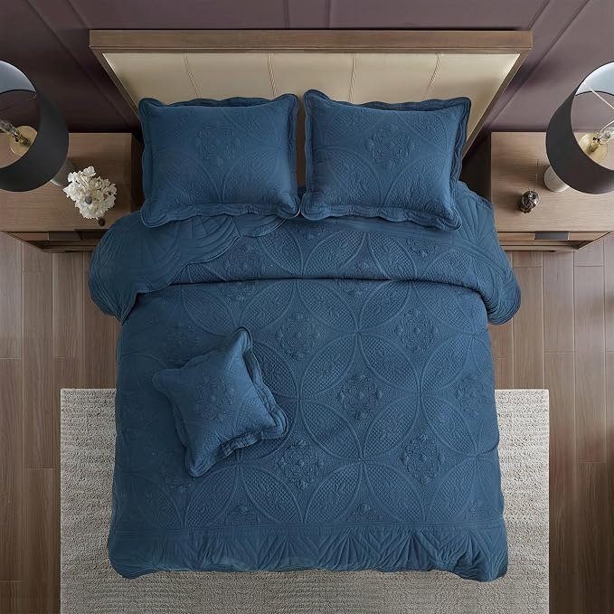 DaisyHuang Oversized Bedspread - Image 4