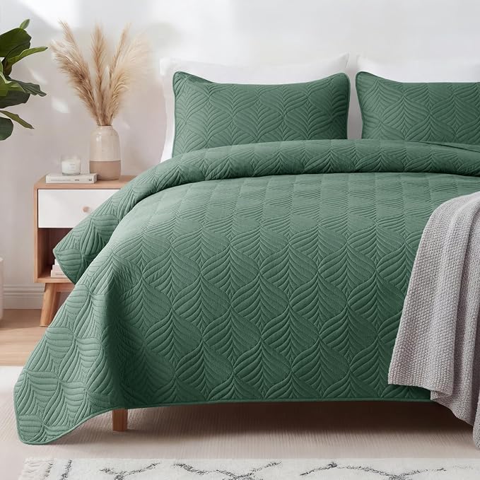 Whale Flotilla Soft Cal King Quilt Bedding Set, Lightweight Bedspreads | Olive by WHALEFLOTILLA