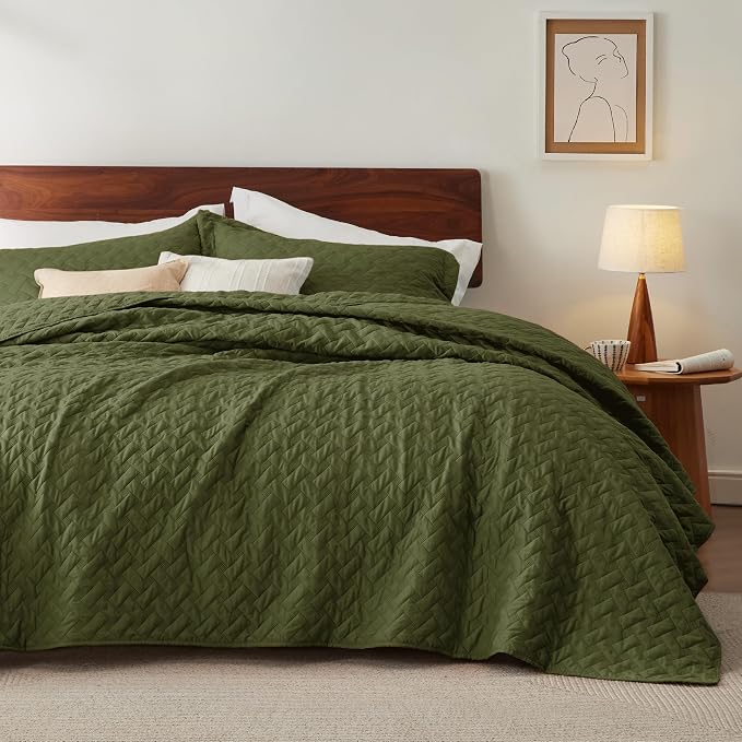 Bedsure Quilts Queen Size, Lightweight Comforter Set, Olive Green Bedspread | by Unknown