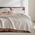 Bedsure King Size Quilt, Lightweight Striped Thin Comforter, Linen | Breathable by Unknown