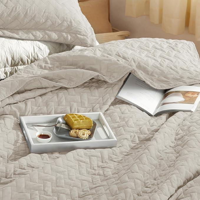 Bedsure King Size Quilt, Lightweight Comforter Set, Light Beige Bedspread | - Image 2