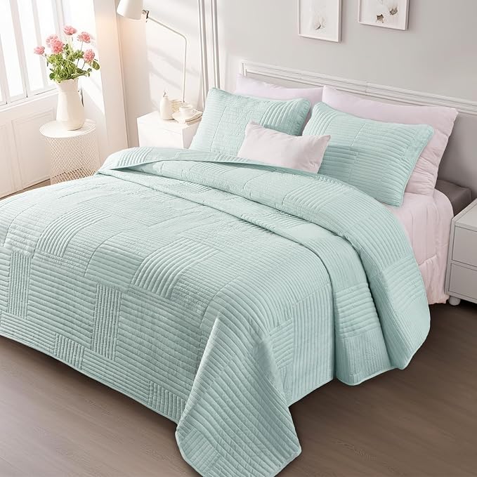 Whale Flotilla Ultra Soft Queen Quilt Bedding Set, Lightweight - Image 9