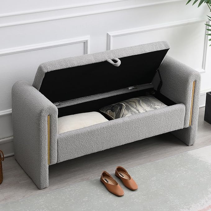 HRVEOCEI Upholstered Storage Bench by HRVEOCEI