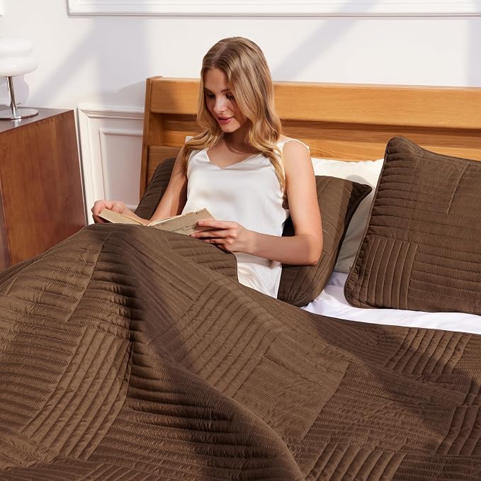 Whale Flotilla Ultra Soft Queen Quilt Bedding Set, Lightweight - Image 3