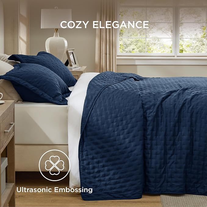 Bedsure King Size Quilt Bedspread, Lightweight Comforter, Modern Clover Pattern - Image 4