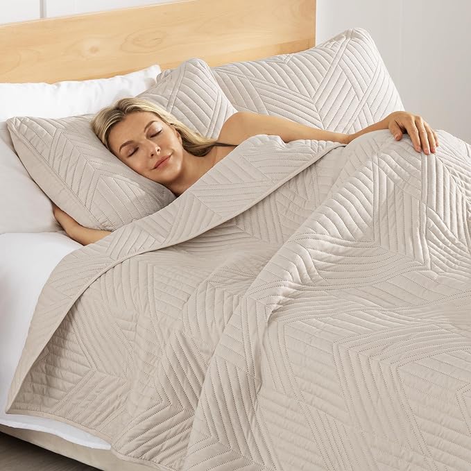 Exclusivo Mezcla Ultrasonic Twin Quilt Bedding Set, Brich Beige | Lightweight - Image 4