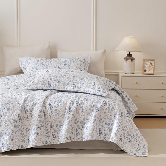 QSH 100% Cotton Floral Quilt Bedspread Oversized King Set-3Pcs Blue & White by QSH