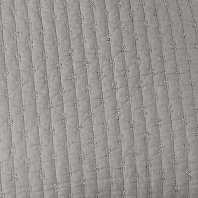 Levtex Home Cross Stitch Reversible Full/Queen Quilt Set and 2 Pillow Shams - Image 6