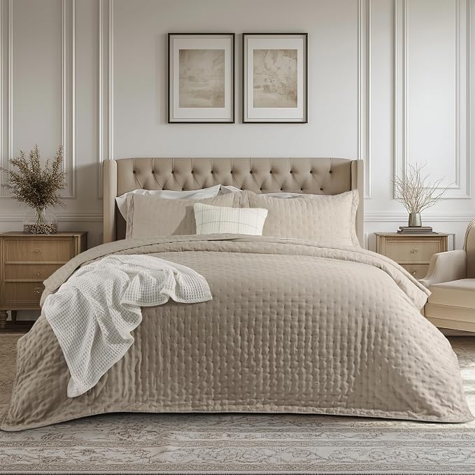 Bedsure Quilts Queen Size Bedspread, Lightweight Comforter, Taupe Coverlet | by Unknown