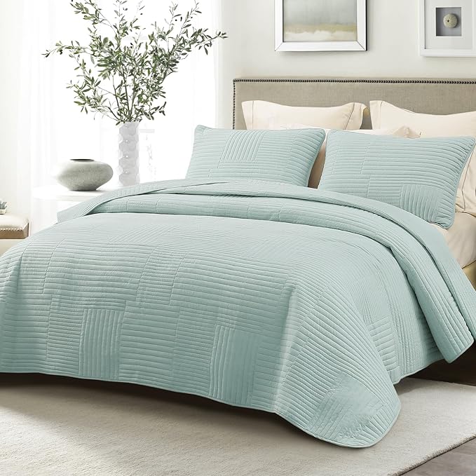 Whale Flotilla Ultra Soft King Quilt Bedding Set, Lightweight by WHALEFLOTILLA