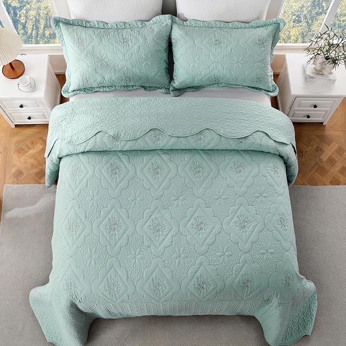 Cmfshape Oversized Floral Embroidery Quilt Set, 3 Pieces Super King Quilt - Image 2