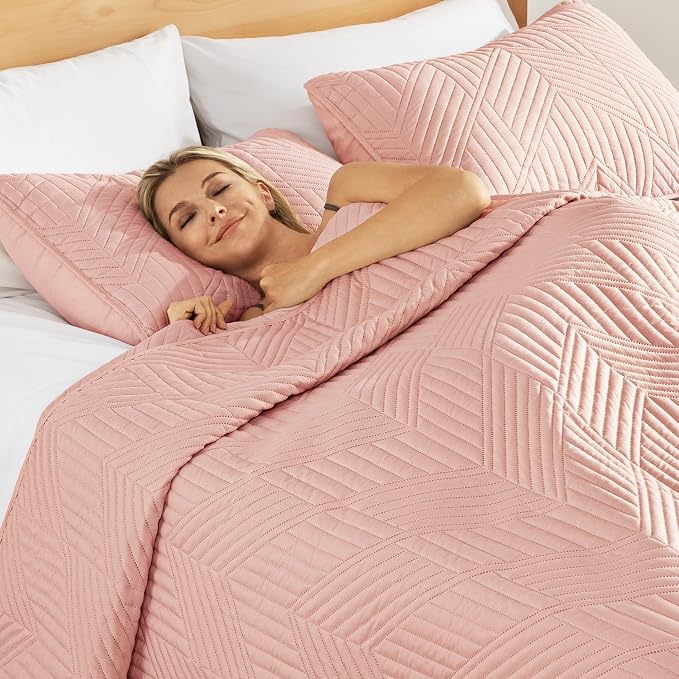 Exclusivo Mezcla Ultrasonic King Quilt Bedding Set, Blush Pink | Lightweight - Image 4