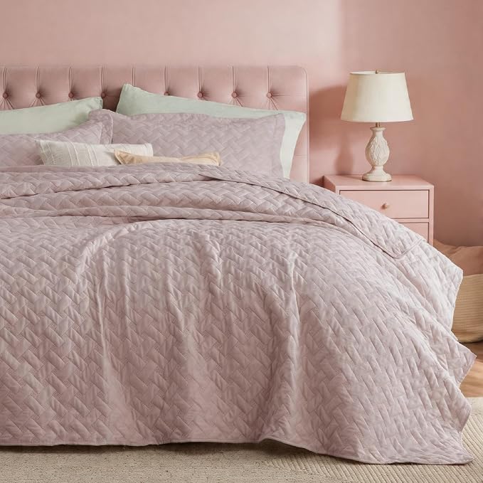 Bedsure Quilts Queen Size, Lightweight Comforter Set, Dusty Rose Bedspread | - Image 2