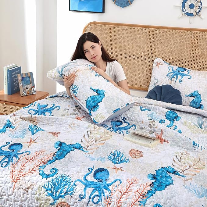 weigelia Coastal Quilt King Size, Seahorse Lightweight Summer Bedding | - Image 2