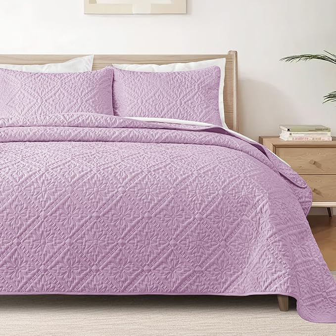 Exclusivo Mezcla California King Quilt Set, Lilac | Lightweight Soft Bedspreads by ExclusivoMezcla