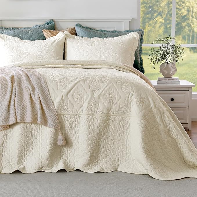 Cmfshape Oversized Floral Embroidery Quilt Set, 3 Pieces Super King Quilt by cmfshape-quiltset