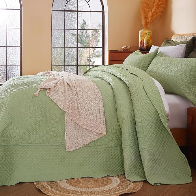 EVENHUG Oversized King Bedspreads California King Quilt Set - Image 5