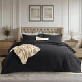 Bedsure King Size Quilt Bedspread, Lightweight Comforter, Modern Clover Pattern by Unknown