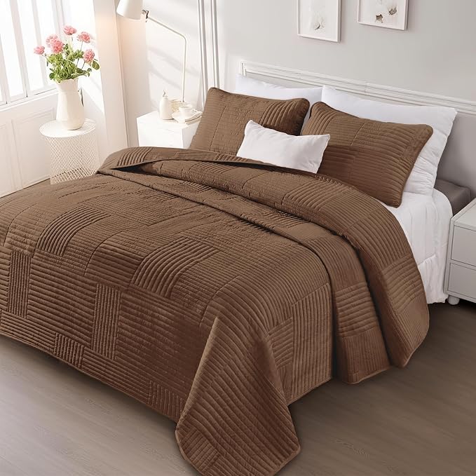 Whale Flotilla Ultra Soft Queen Quilt Bedding Set, Lightweight - Image 8