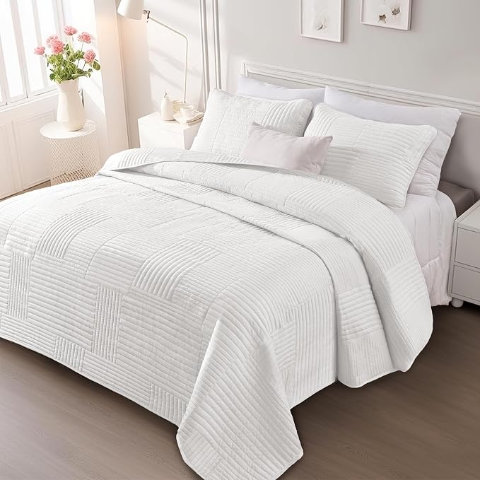 Whale Flotilla Ultra Soft King Quilt Bedding Set, Lightweight - Image 8