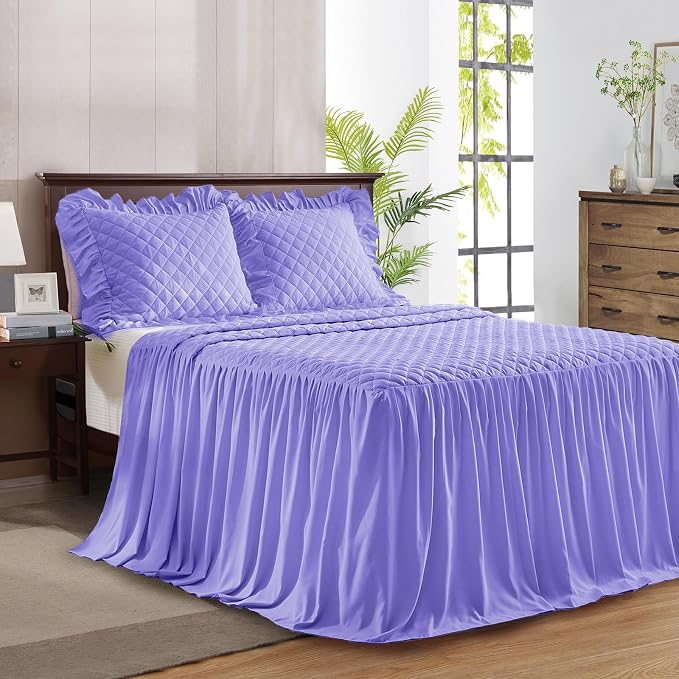 Ruffle Skirt Bedspread Set by Uozzi+Bedding