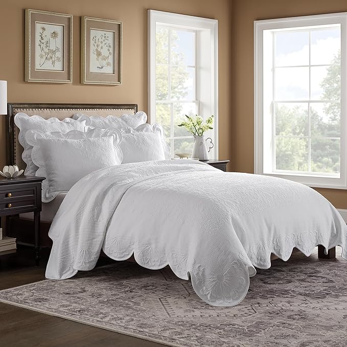 Charleston Estate Modern Farmhouse Floral Matelasse Bedspread by Historic+Charleston+Collection