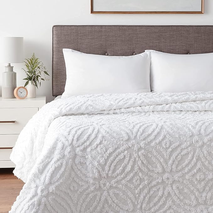 Beatrice Home Fashions Wedding Ring Chenille Bedspread - Image 5