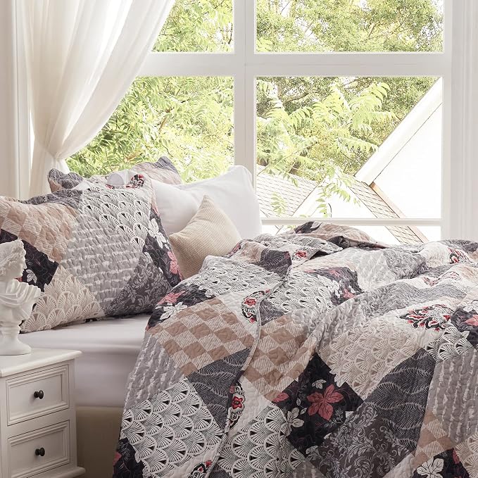 King Size Quilt Set 3 Pieces Lightweight Reversible Bedspread-98''x106'' Soft - Image 7
