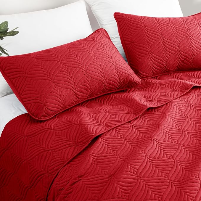 Whale Flotilla Extra Soft Twin Quilt Bedding Set, Lightweight Bedspreads | Red - Image 7