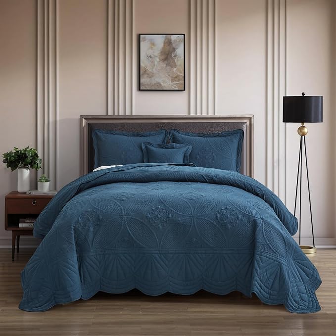 DaisyHuang Oversized Bedspread by DaisyHuang
