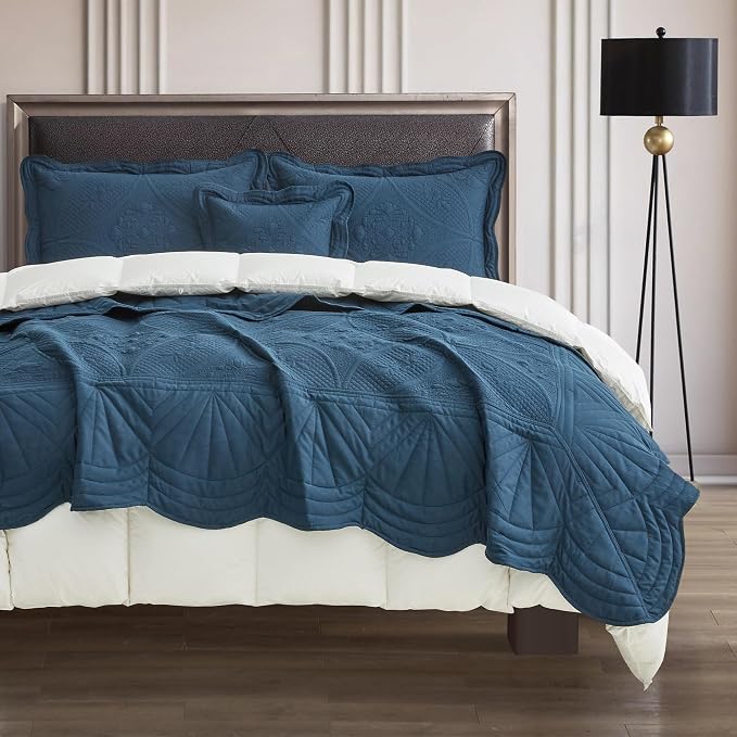 DaisyHuang Oversized Bedspread - Image 7