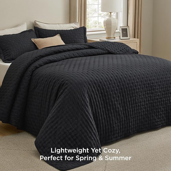 Bedsure King Size Quilt Bedspread, Lightweight Comforter, Modern Clover Pattern - Image 2