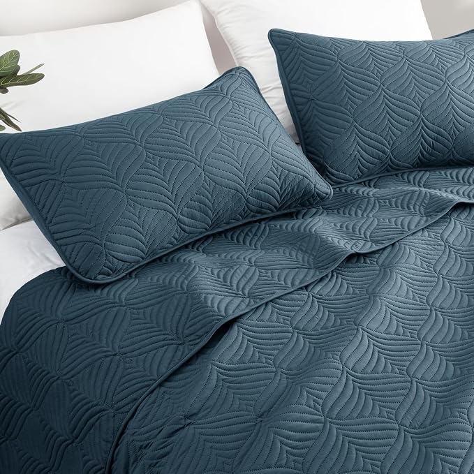 Whale Flotilla Extra Soft Queen Quilt Bedding Set, Lightweight Bedspreads | - Image 7