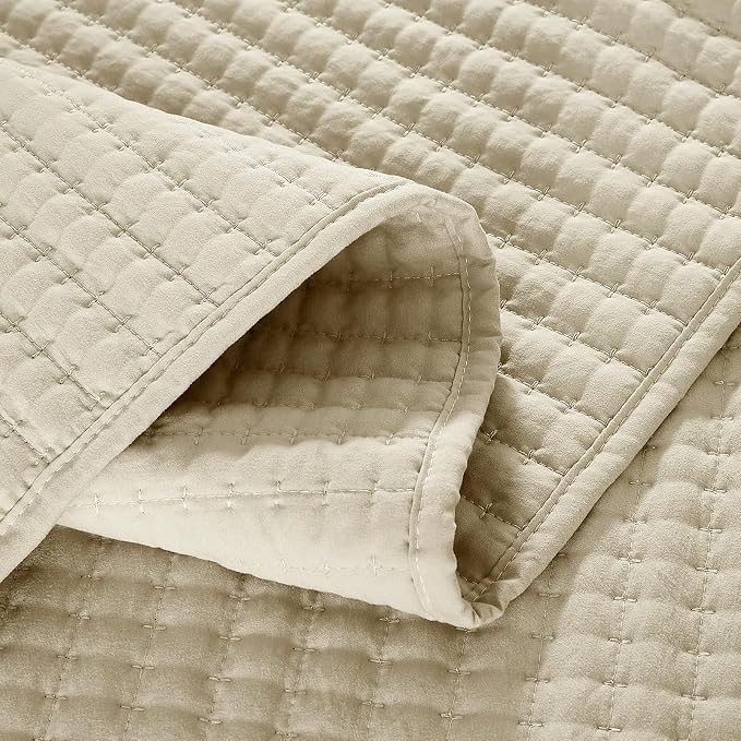 King Size Quilt-Lightweight Bedspreads Beige King Quilt Bedding Set | Soft - Image 5