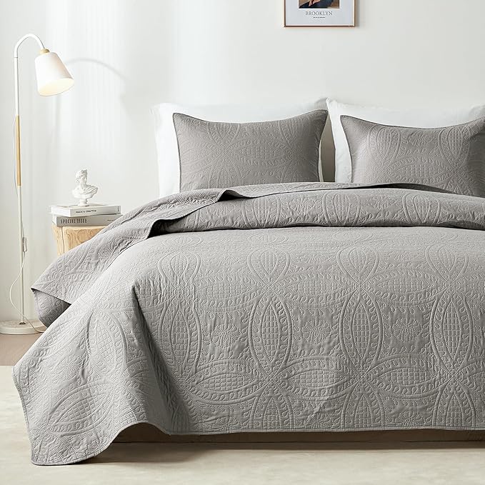 akkialla Queen Quilt Bedding Set, Lightweight Soft Bedspread Coverlet, Modern by akkialla
