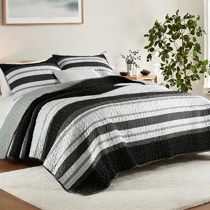 Whale Flotilla Reversible Black Print Quilt King Size - Image 2