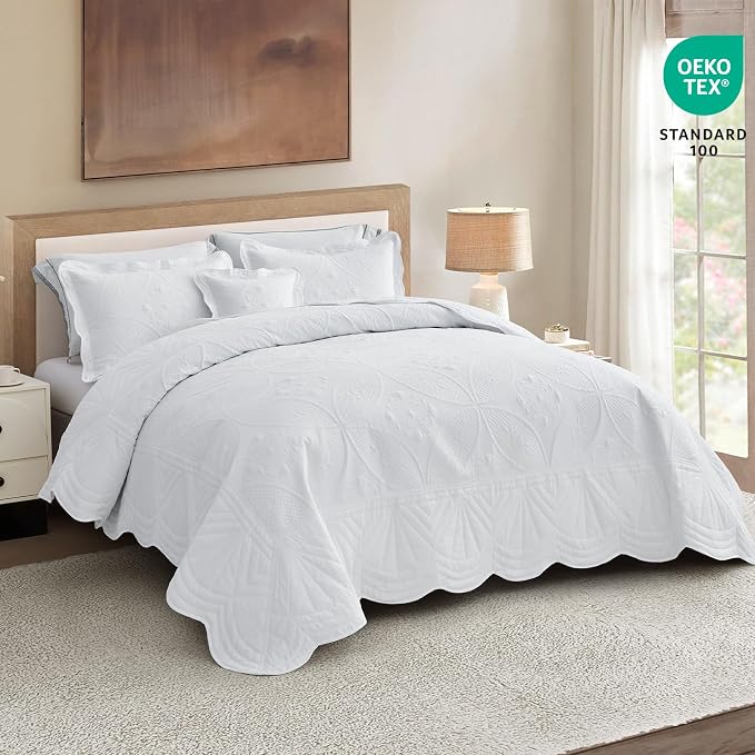 DaisyHuang Oversized Bedspread - Image 3