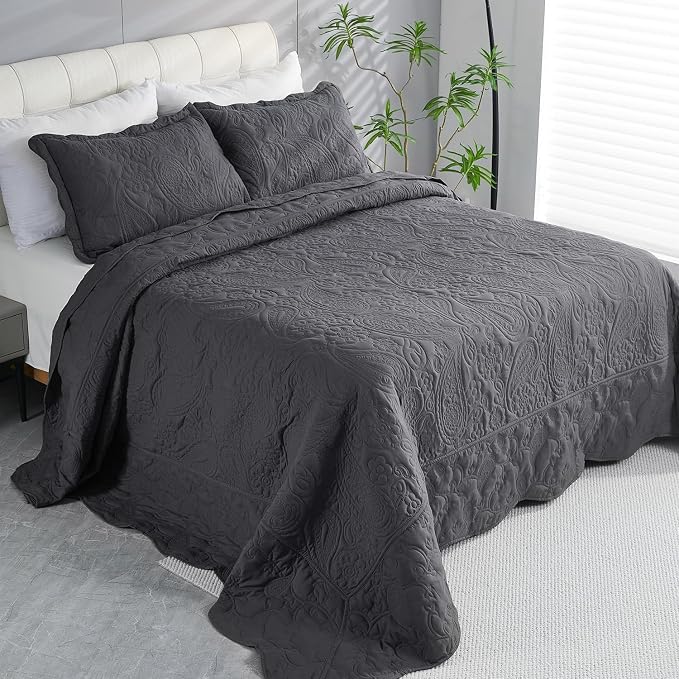 EVENHUG Oversized King Bedspreads California King Quilt Set - Image 4