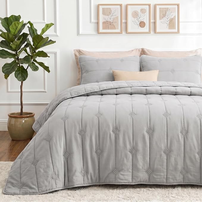 Bedsure Lightweight Comforter Queen Size – Extra Soft & Breathable Quilt Set - Image 9