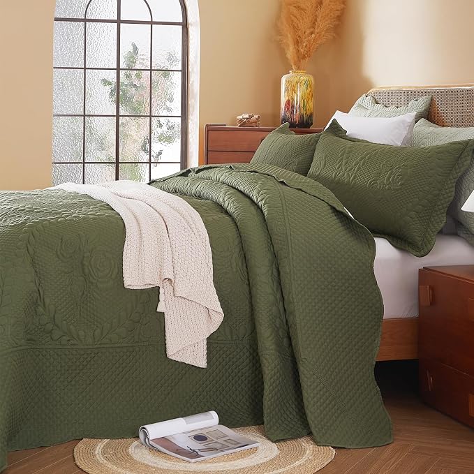 EVENHUG Oversized King Bedspreads California King Quilt Set - Image 4