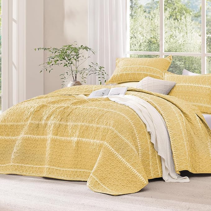 Yellow Quilts Queen Size by Andency