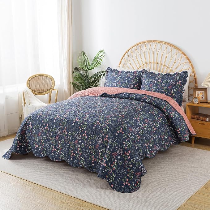 3-Piece Quilt Set Quilted Bedspread Lightweight Coverlet Set Garden Style - Image 2