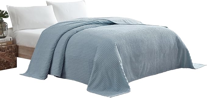 Beatrice Home Fashions Queen Channel Chenille Bedspread, lightweight tufted by BeatriceHomeFashions