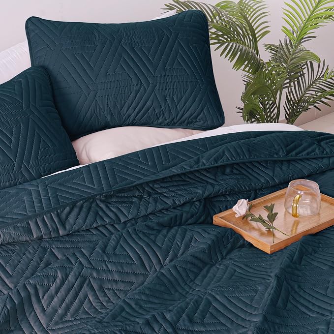 Whale Flotilla Soft Geometric King Quilt Set - Image 4