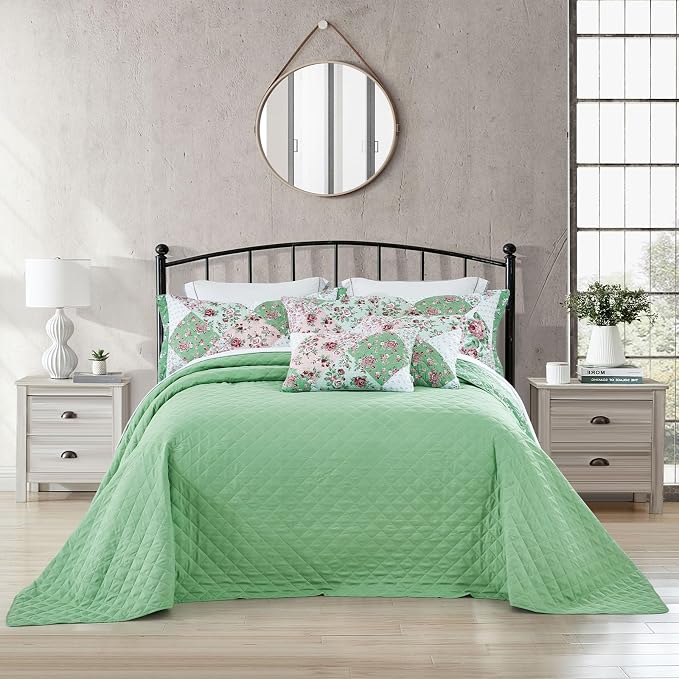 DaisyHuang Oversized King Bedspread, Reversible, 6 Piece, 100% Microfiber - Image 3